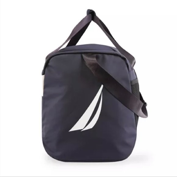 NWT, Nautica, Sport Duffel Bag. - Picture 2 of 8